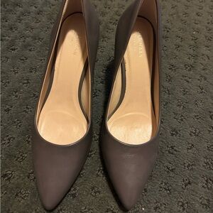 Cole Hann women size 7 heel***Brand new never worn***